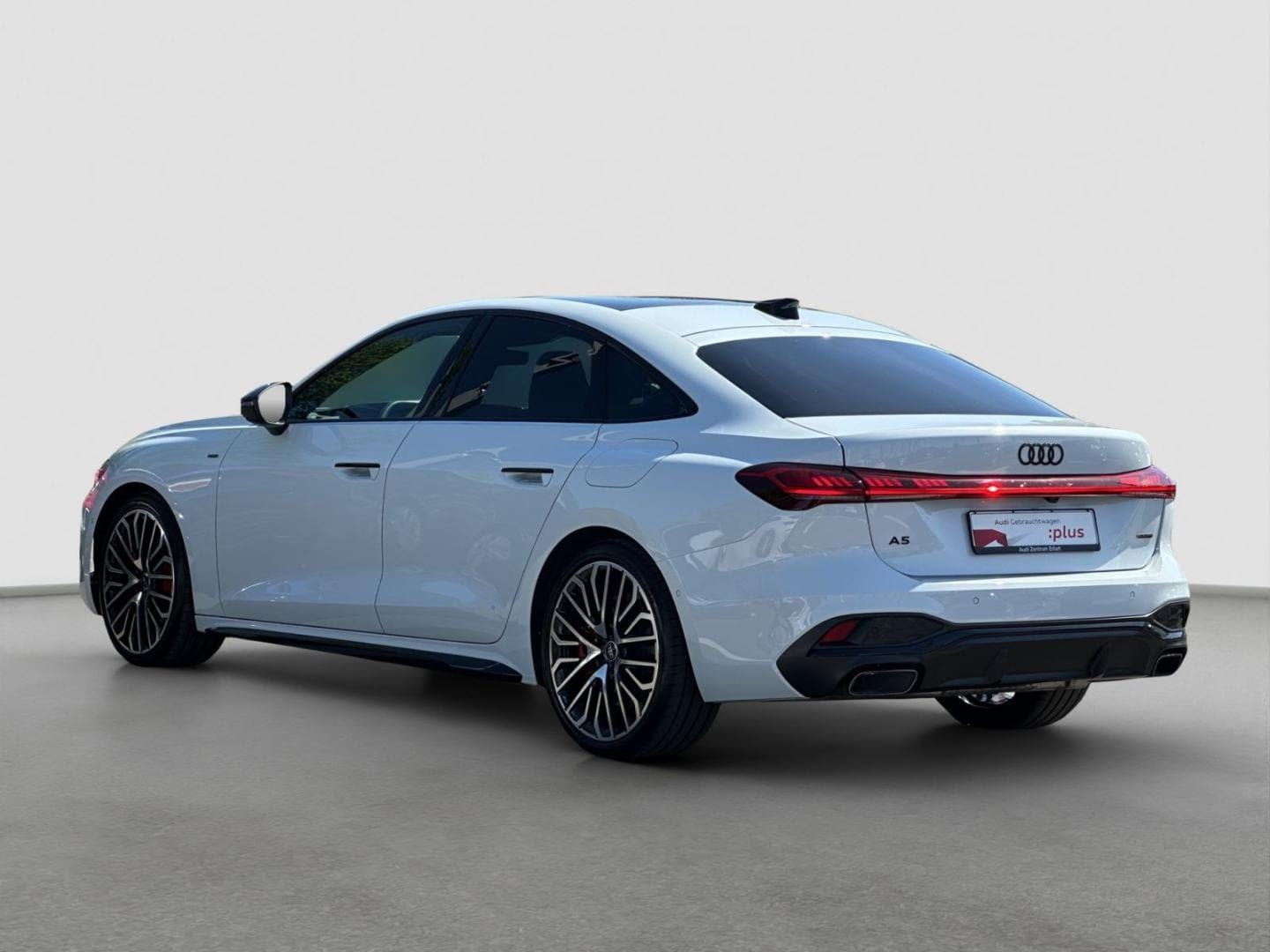 Bild über Audi A5 Limousine e-hybrid e-hybrid quattro 270 kW S tronic - für weitere Informationen kontaktieren Sie den Audi Partner