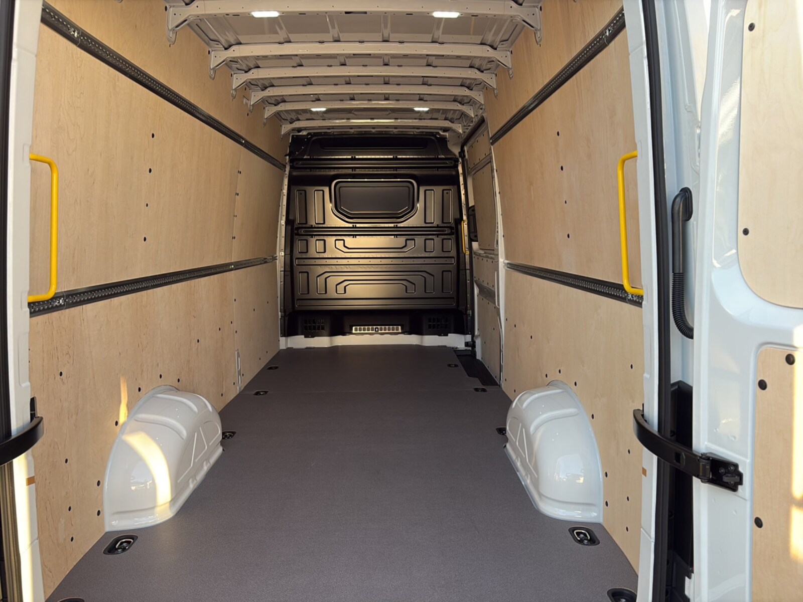 Volkswagen Crafter Kasten langer Radstand – Bild 16