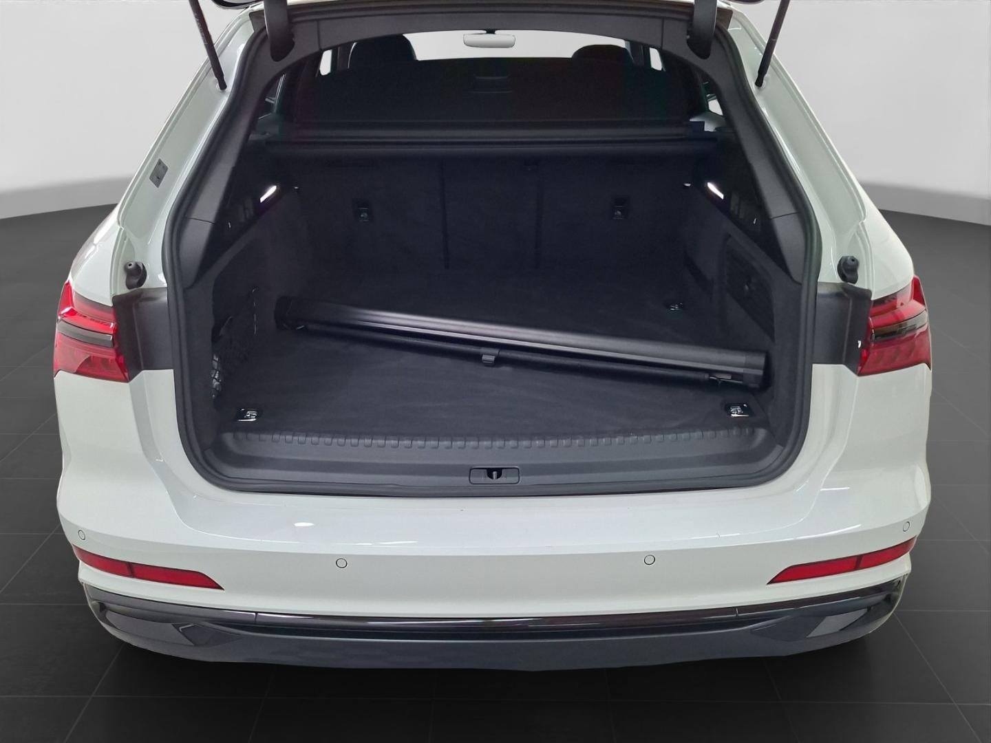 Bild über Audi A6 Avant TFSI e S line 50 TFSI e quattro S tronic - für weitere Informationen kontaktieren Sie den Audi Partner