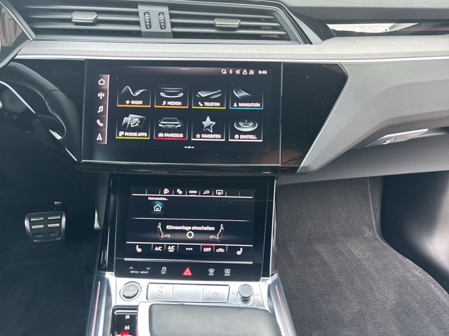 Bild über Audi Q8 Sportback e-tron S line 55 e-tron quattro - für weitere Informationen kontaktieren Sie den Audi Partner