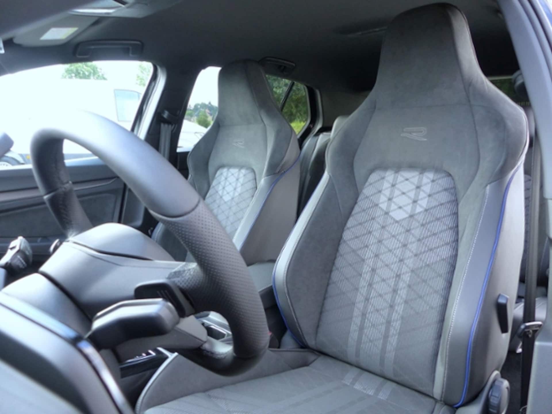Volkswagen Golf R-Line