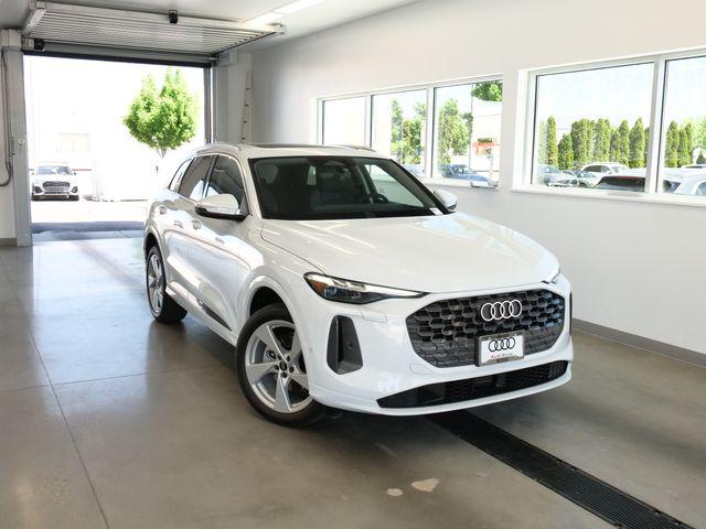 2026 Audi Q5 Premium Plus quattro's photo