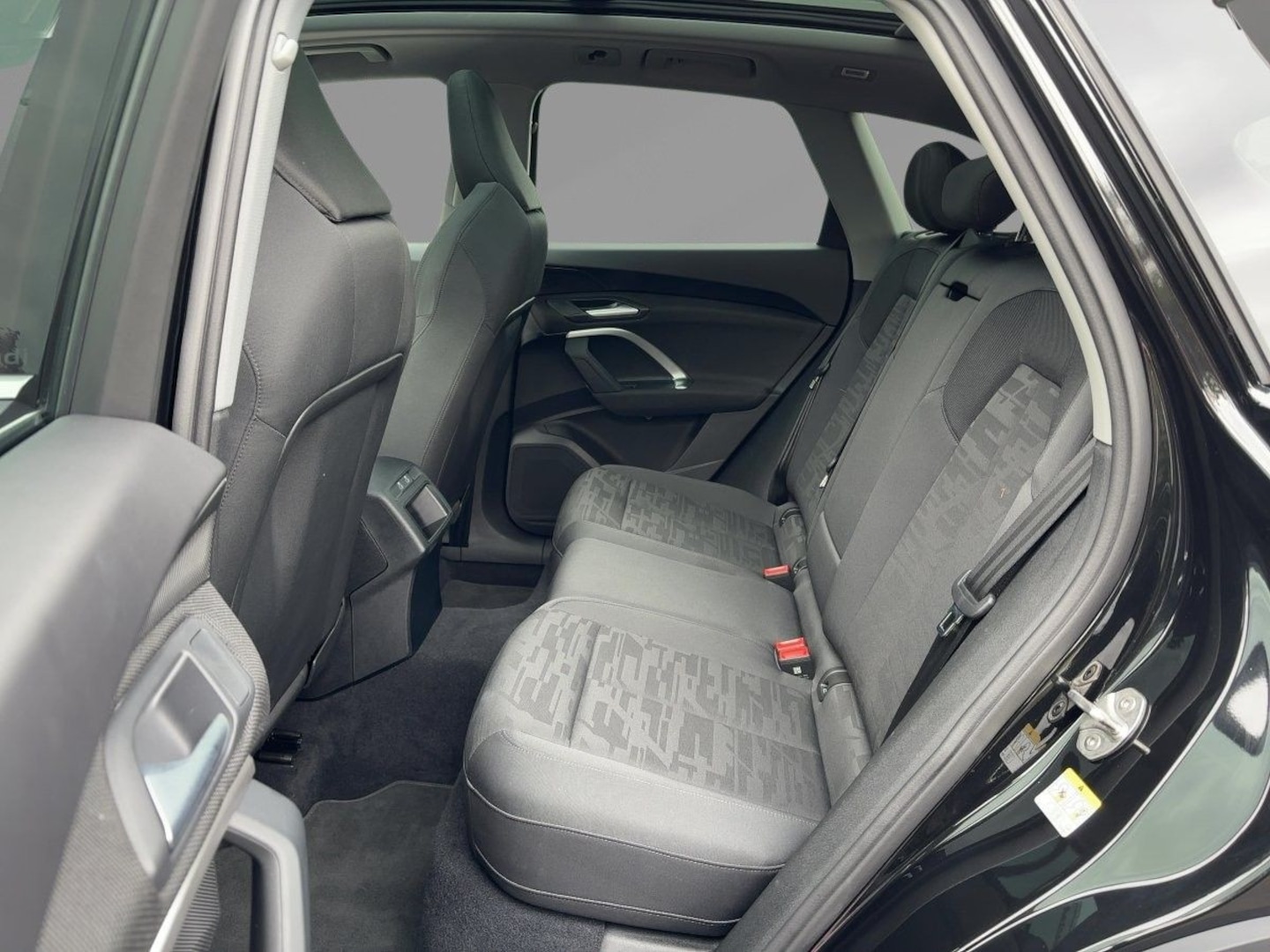 Bild über Audi Q5 SUV TDI quattro 150 kW S tronic - für weitere Informationen kontaktieren Sie den Audi Partner