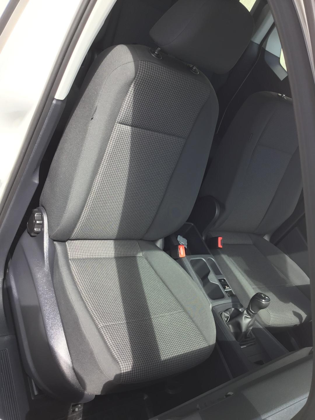 Volkswagen Caddy Kombi Basis-Modell