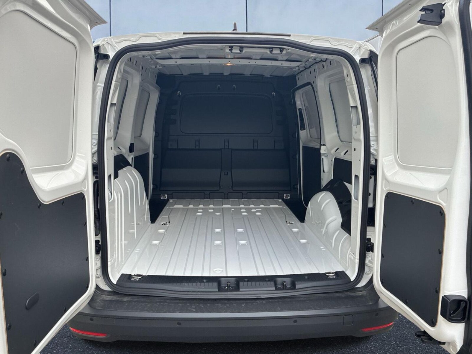 Volkswagen Caddy Maxi Cargo – Bild 11