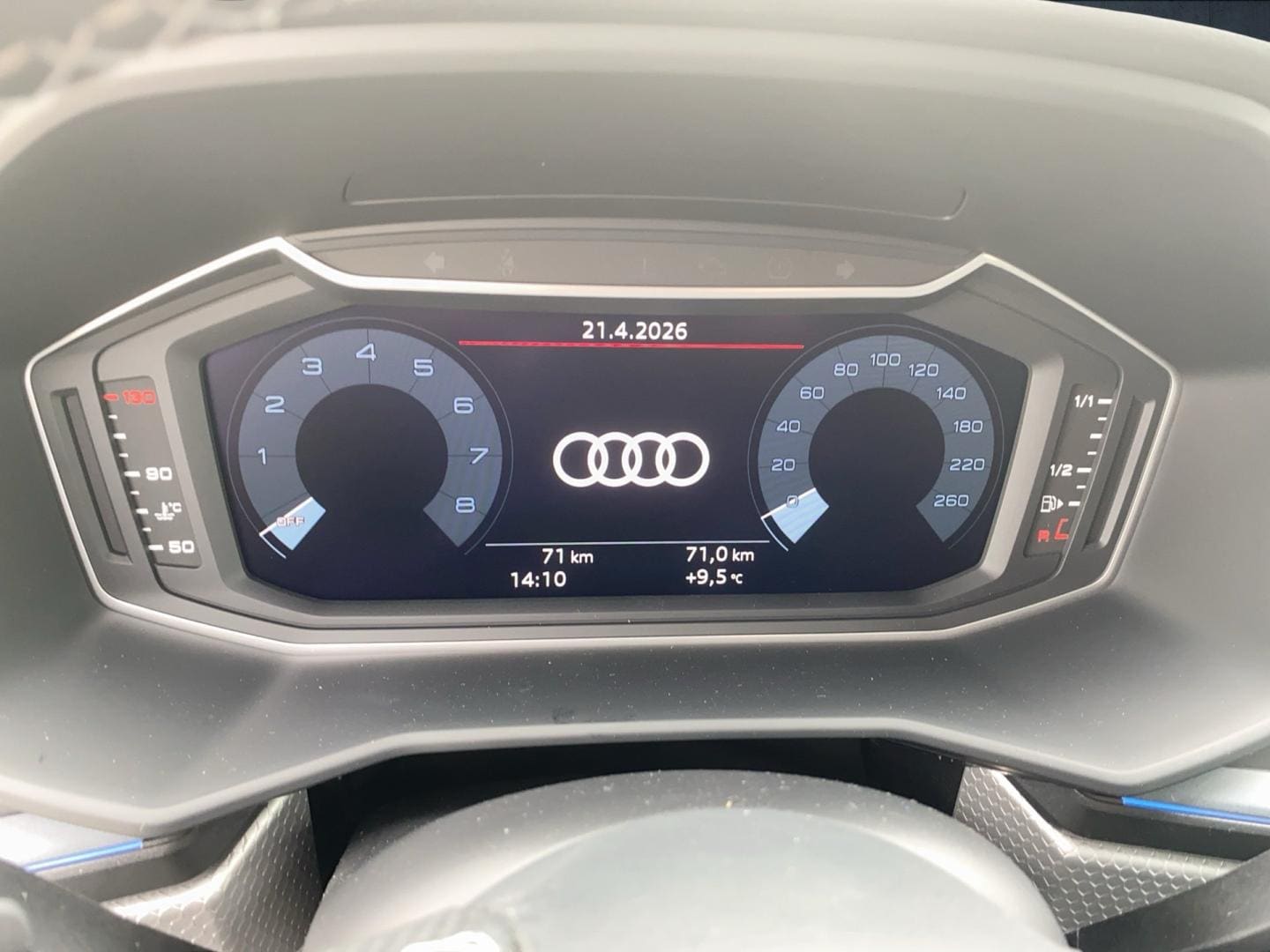 Bild über Audi A1 Sportback S line 40 TFSI S tronic - für weitere Informationen kontaktieren Sie den Audi Partner