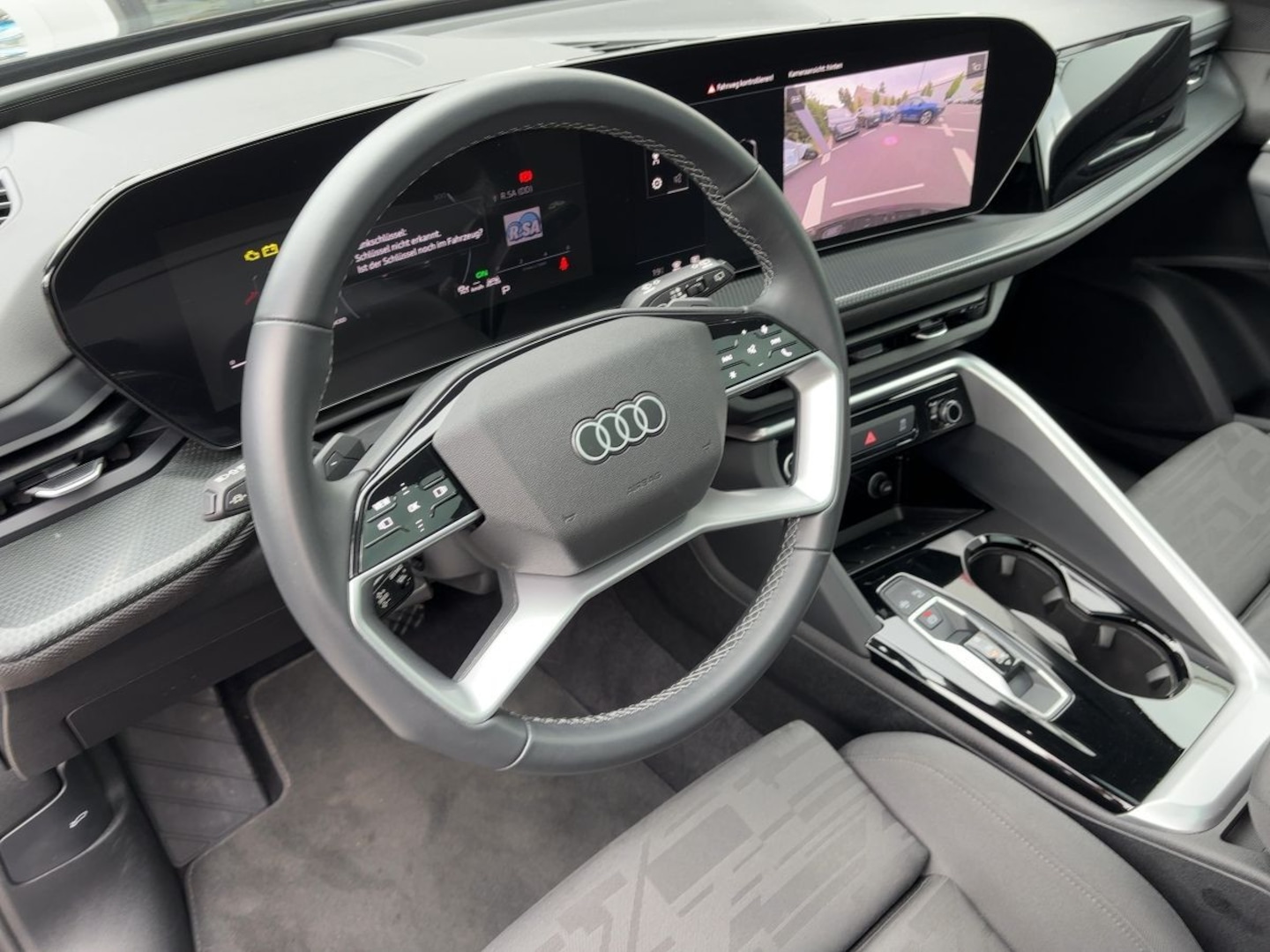 Bild über Audi Q5 SUV TDI quattro 150 kW S tronic - für weitere Informationen kontaktieren Sie den Audi Partner