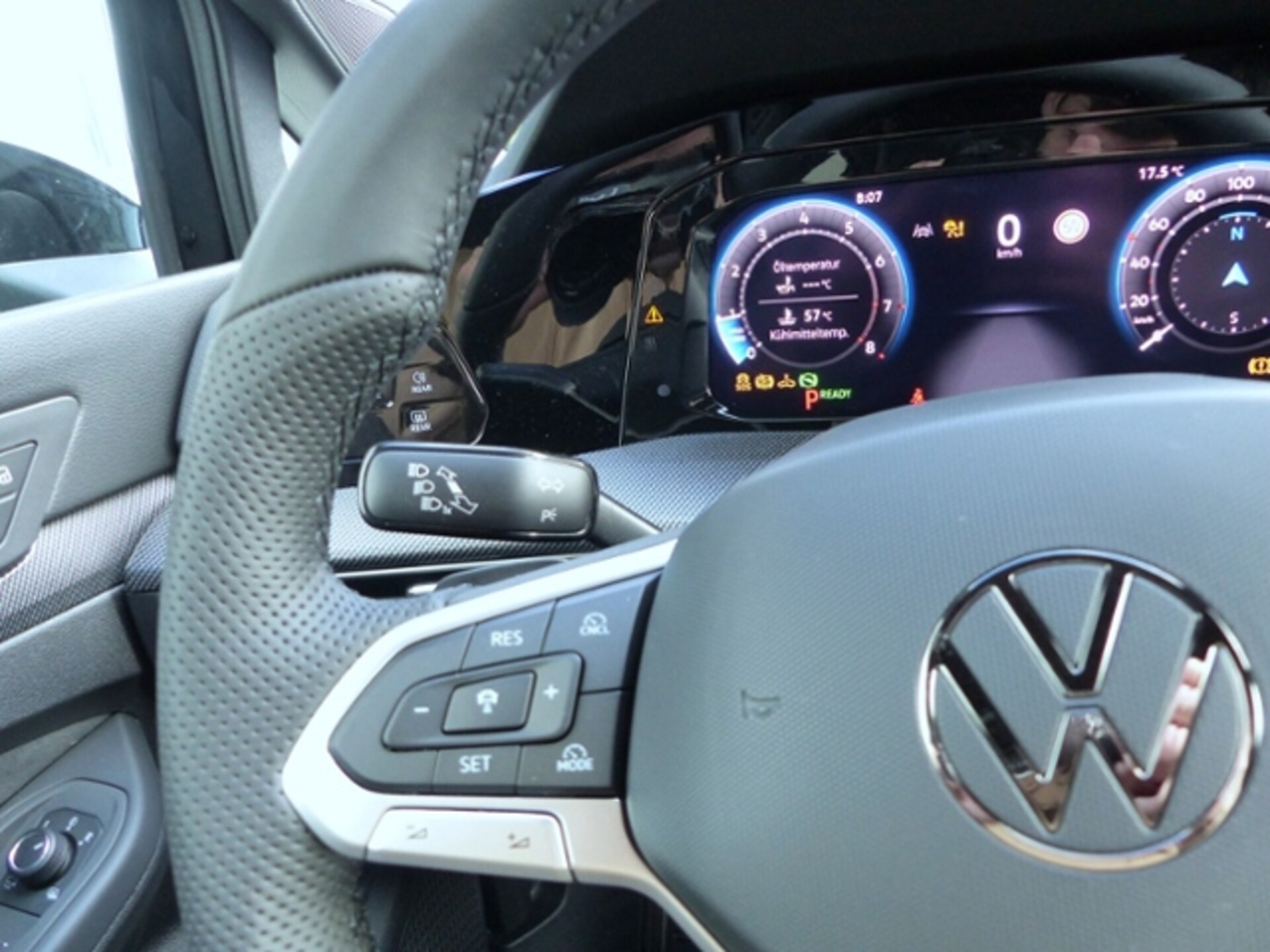 Volkswagen Golf R-Line