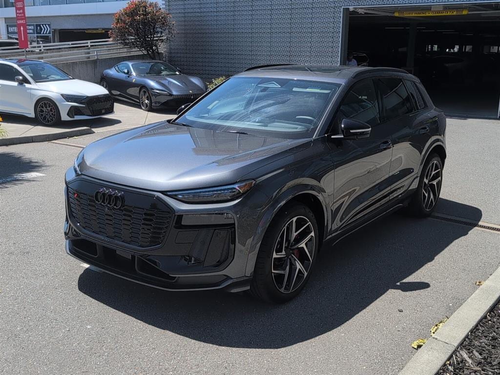 2027 Audi SQ6 e-tron Prestige quattro's photo