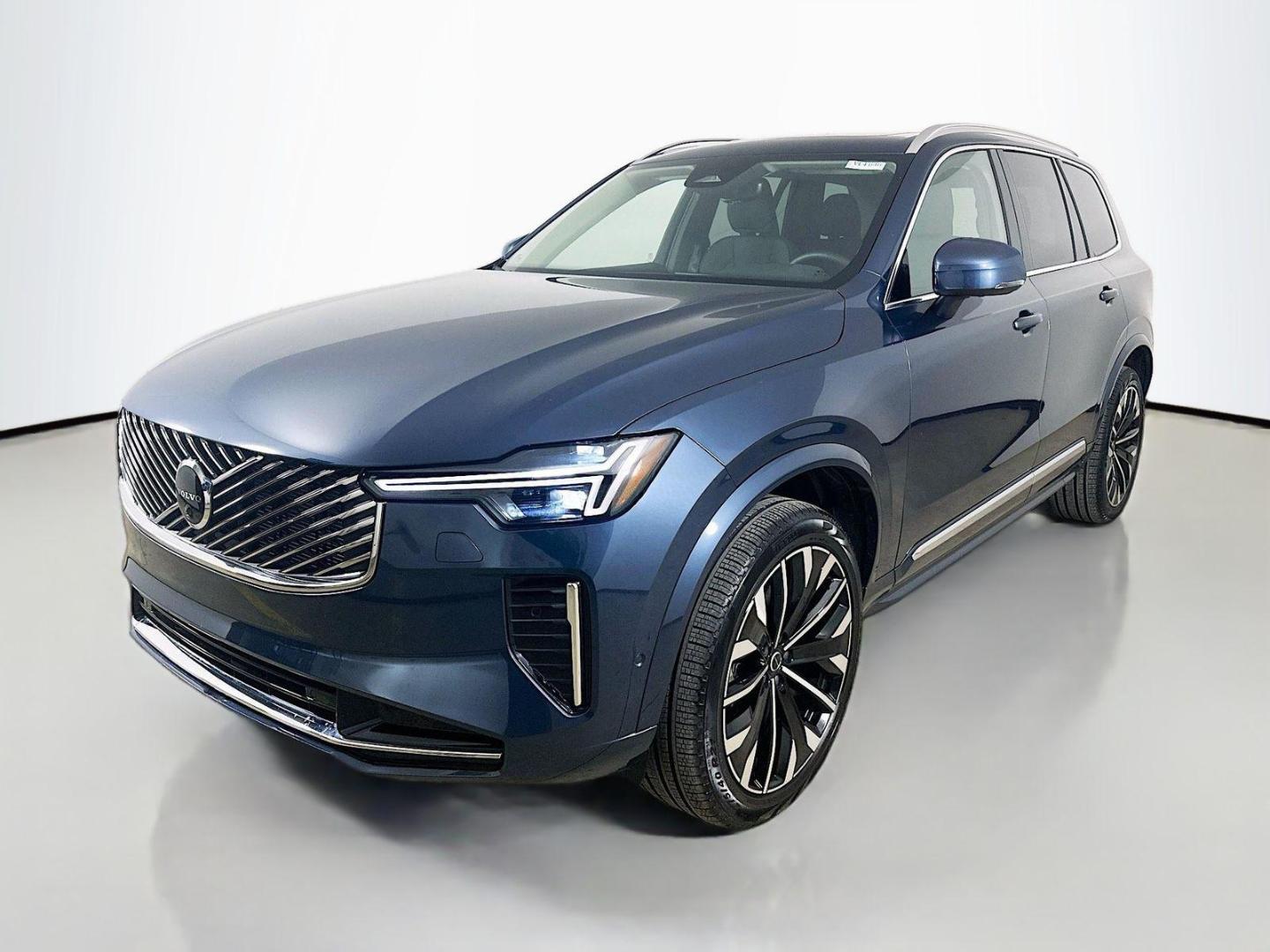 2026 Volvo XC90 B5 Plus Bright 4WD's photo