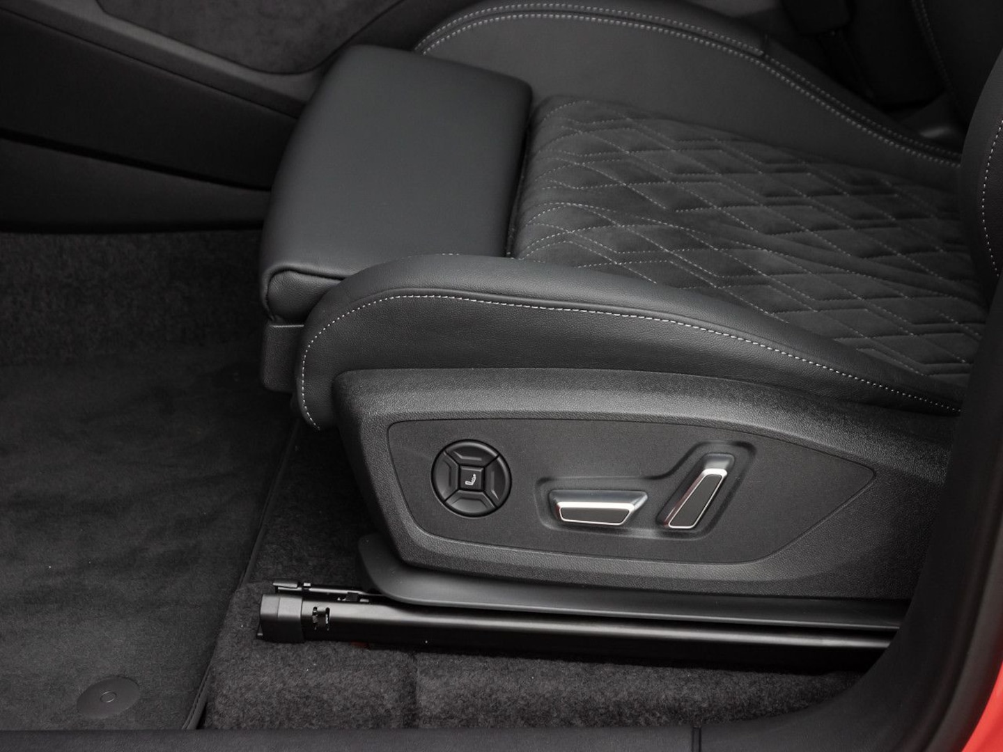 Bild über Audi Q6 Sportback e-tron S line business e-tron quattro 315 kW - für weitere Informationen kontaktieren Sie den Audi Partner