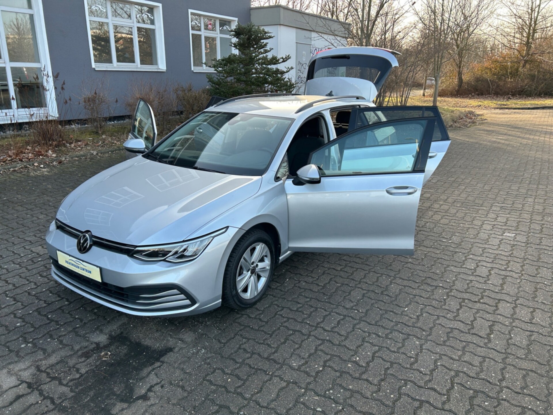 Volkswagen Golf Variant Life