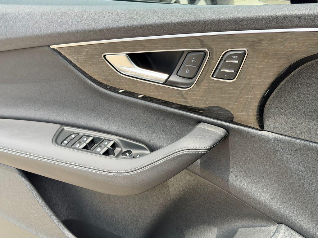 2026 Audi Q7 Premium Plus - Photo 30