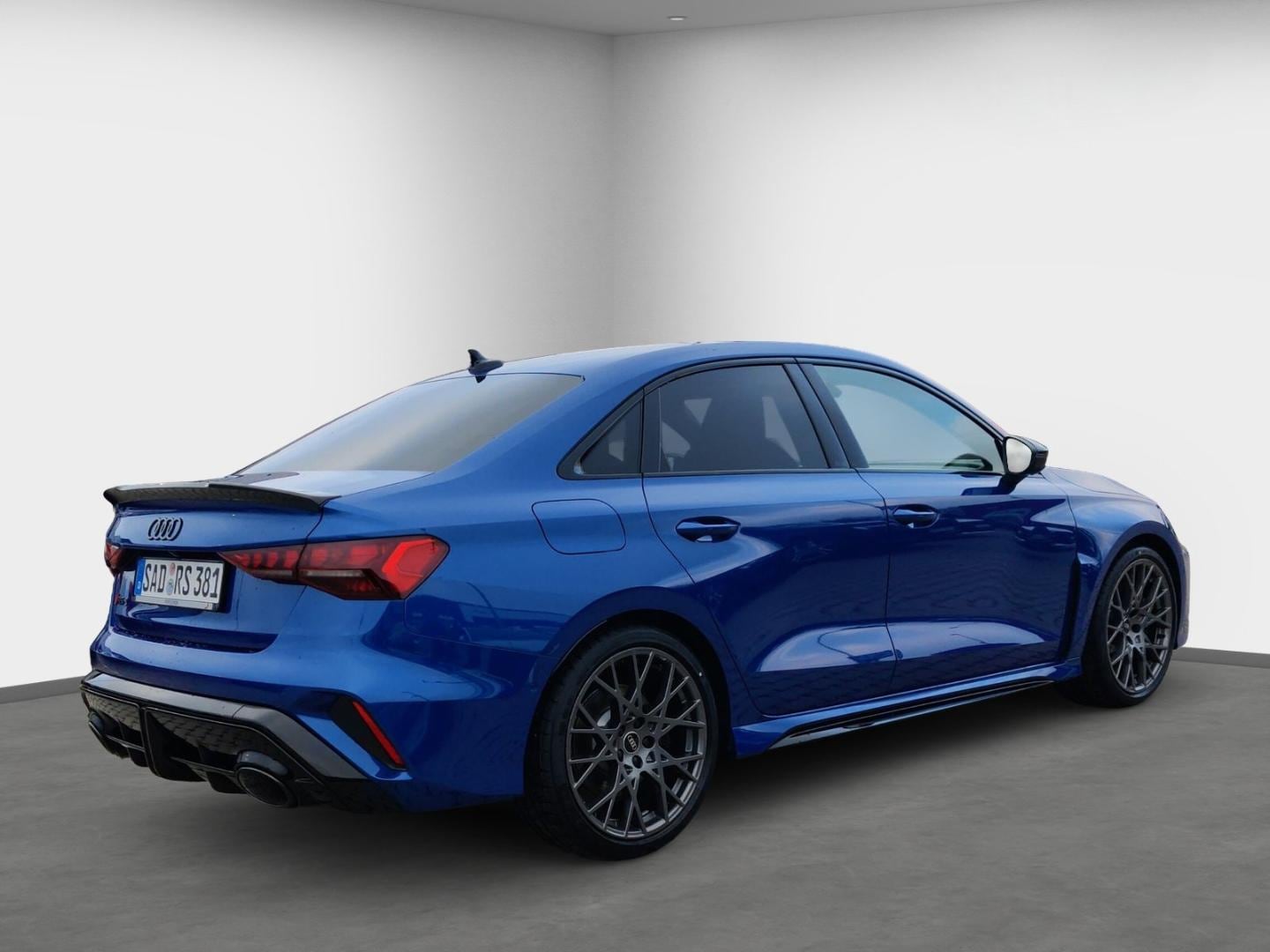 Bild über Audi RS 3 Limousine TFSI quattro 294 kW S tronic - für weitere Informationen kontaktieren Sie den Audi Partner