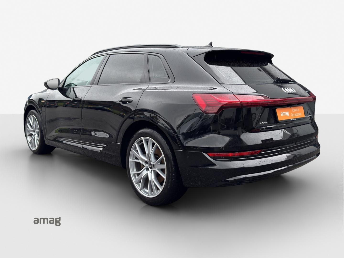 Image about Audi e-tron Attraction advanced 50 quattro 230,00 kW