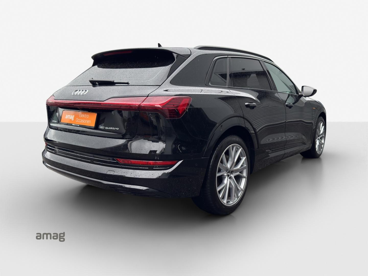 Image about Audi e-tron Attraction advanced 50 quattro 230,00 kW