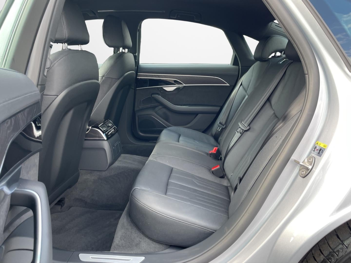 Bild über Audi A8 50 TDI quattro tiptronic - für weitere Informationen kontaktieren Sie den Audi Partner