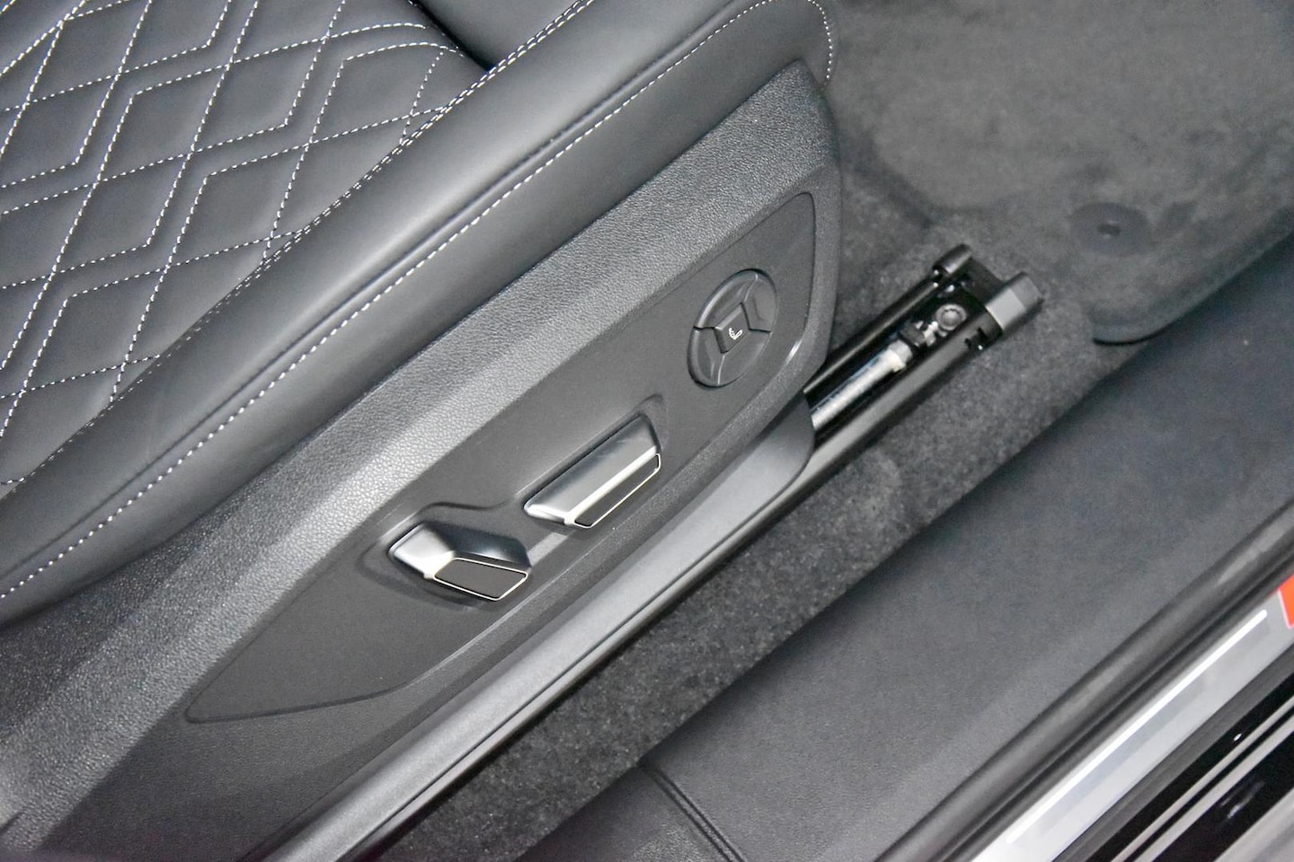 Image about Audi SQ6 SUV e-tron e-tron quattro