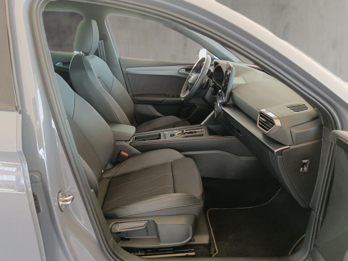 CUPRA Leon León 1.5 eTSI DSG 110 kW (150 CV) — photo 5