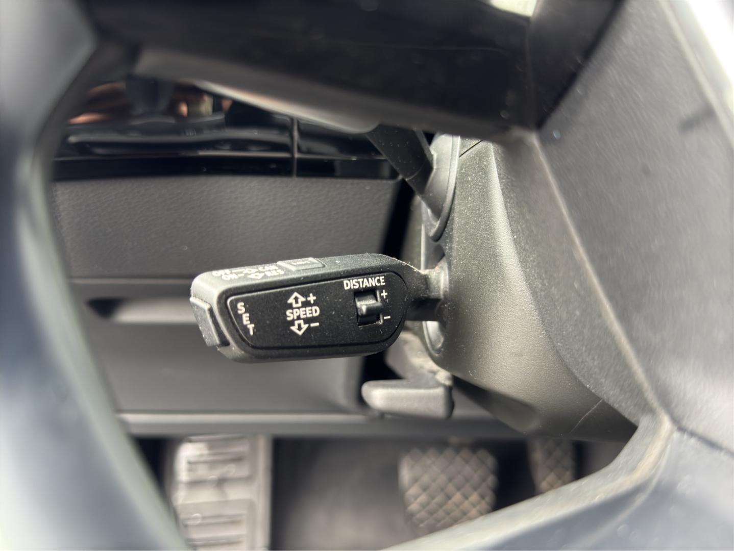 Image about Audi e-tron Attraction advanced 50 quattro 230,00 kW
