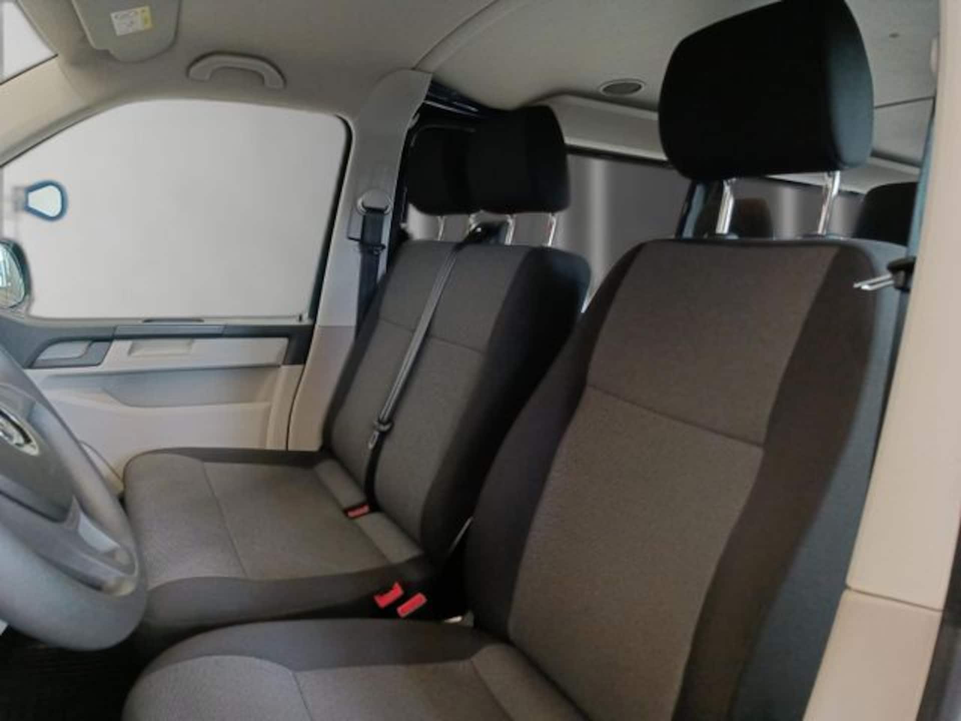 Volkswagen T6 Transporter Kombi langer Radstand