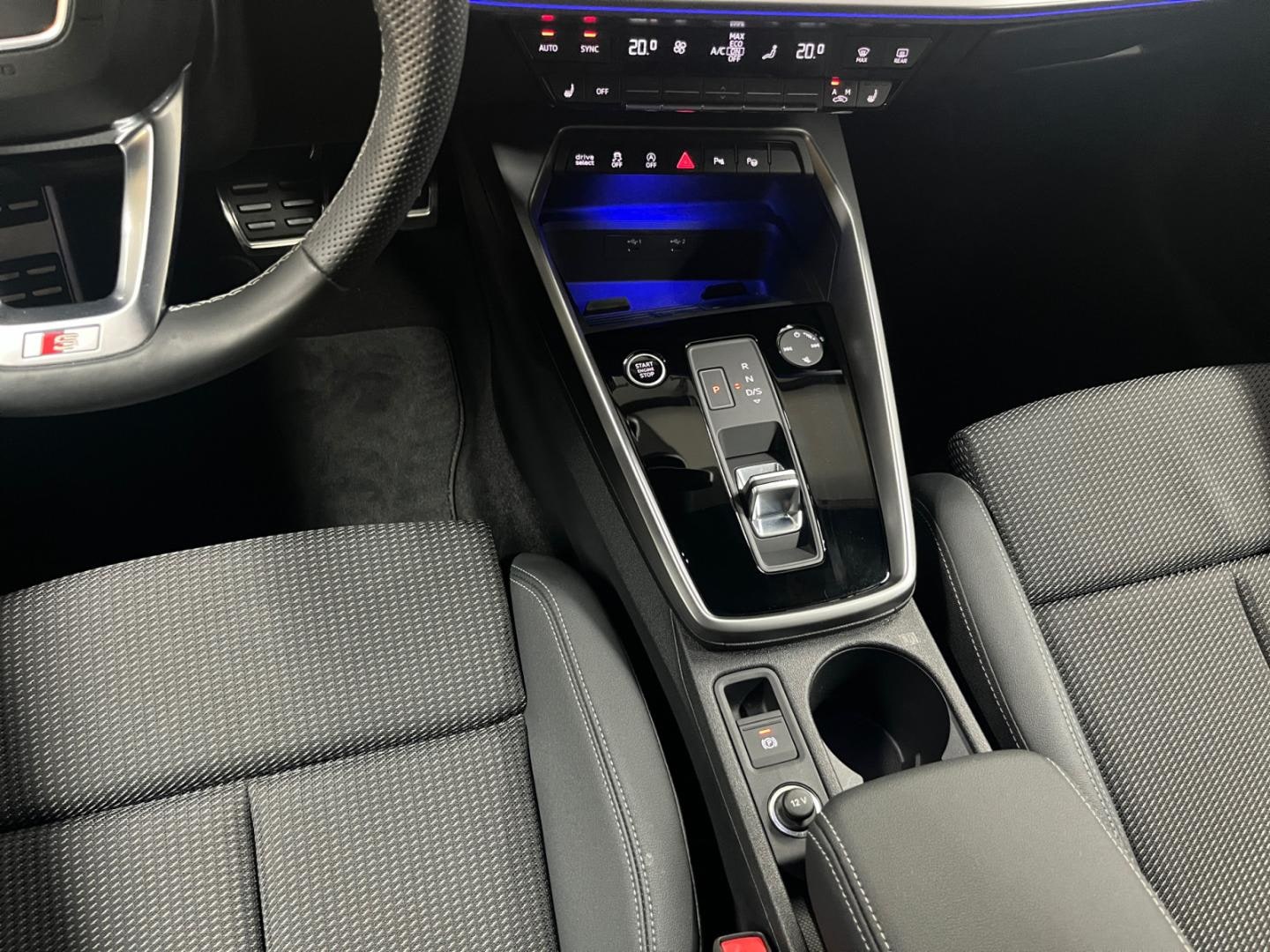Bild über Audi A3 Sportback S line 35 TFSI S tronic - für weitere Informationen kontaktieren Sie den Audi Partner
