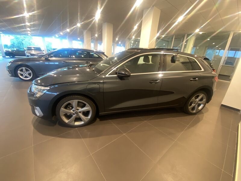 Image about Audi A3 Sportback TFSI e Business Advanced 40 TFSI e 150 kW (204 PS) S tronic