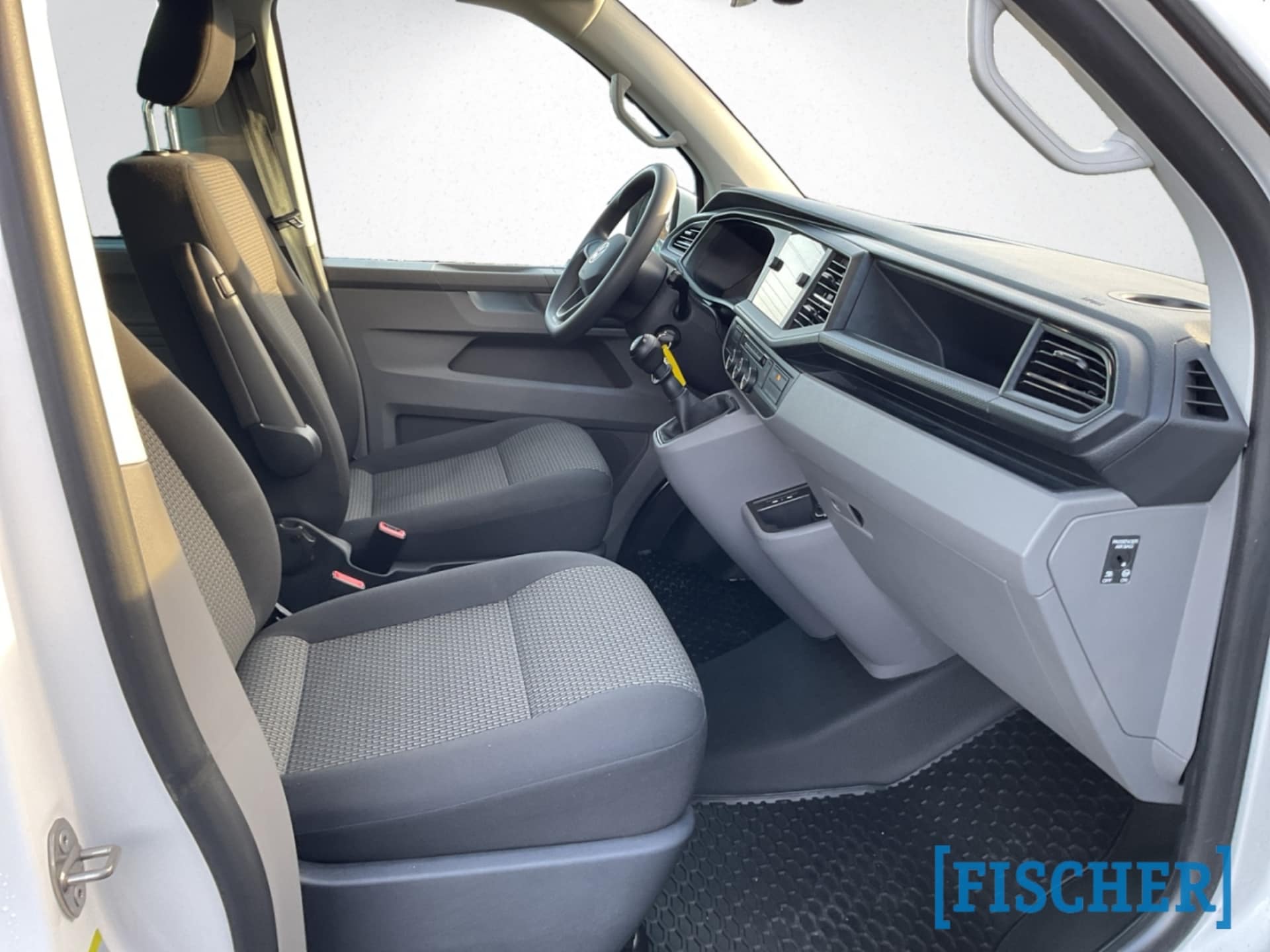 Volkswagen T6.1 Caravelle langer Radstand Trendline