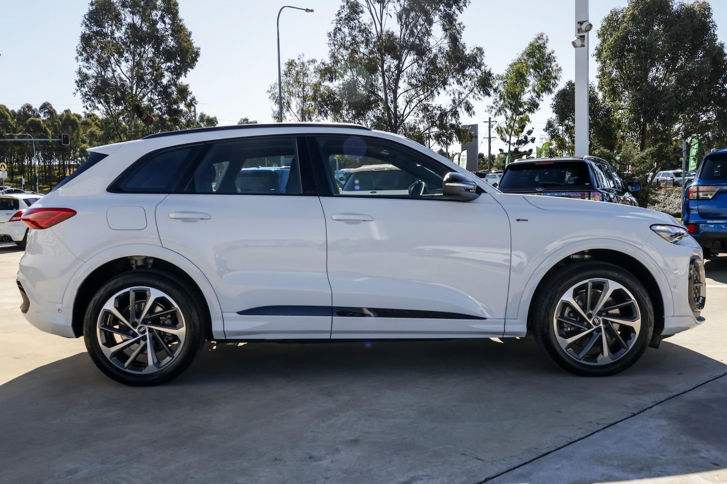 Image about Audi Q5 SUV TDI quattro 150 kW sport