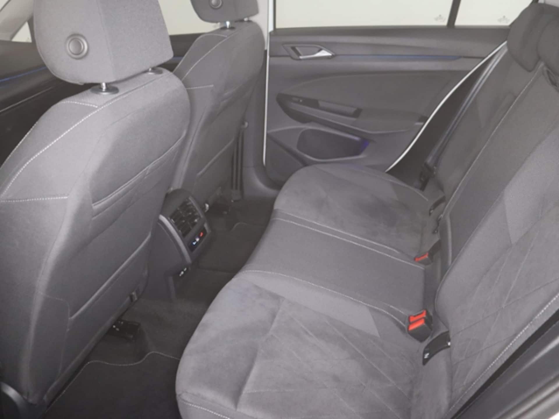 Volkswagen Golf Style