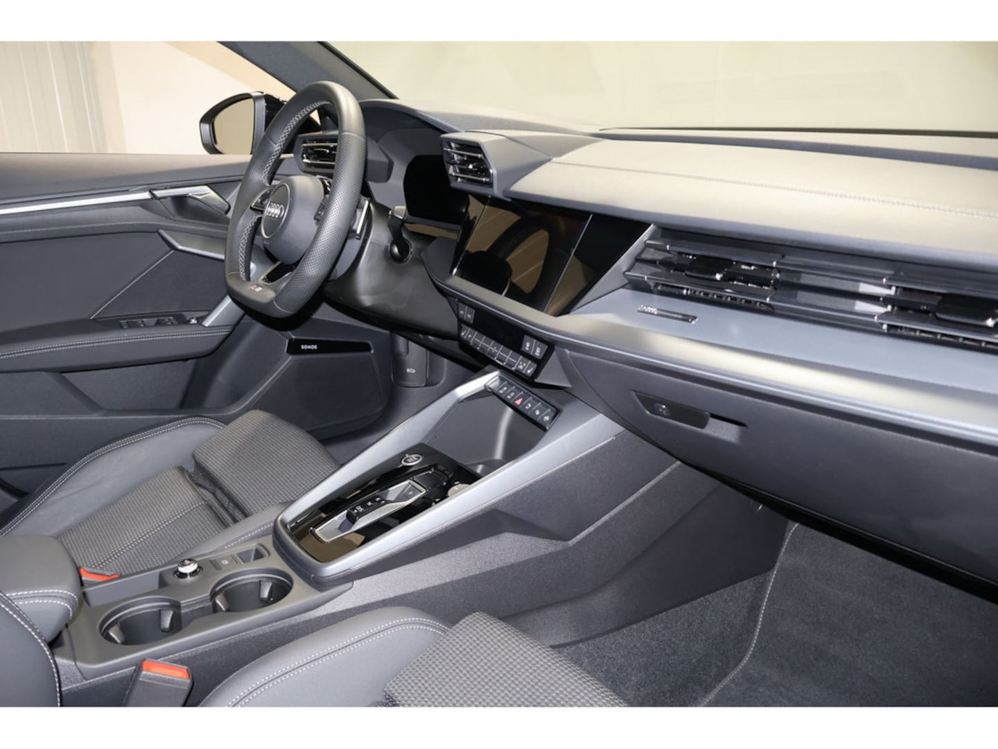 Bild über Audi A3 Sportback S line 35 TDI S tronic - für weitere Informationen kontaktieren Sie den Audi Partner