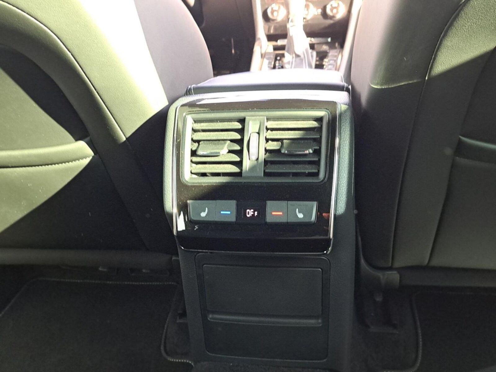 Škoda Superb Combi – Bild 11