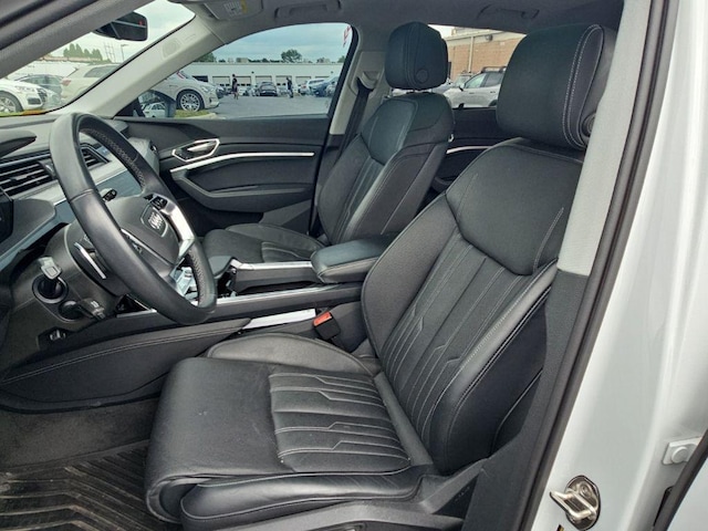 2024 Audi Q8 e-tron