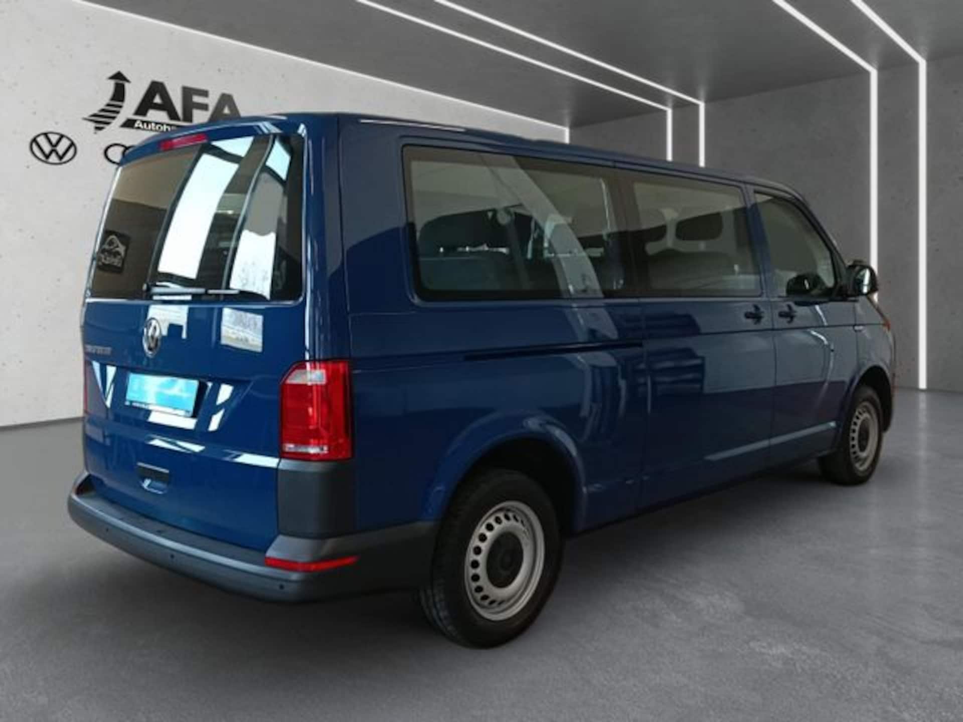 Volkswagen T6 Transporter Kombi langer Radstand