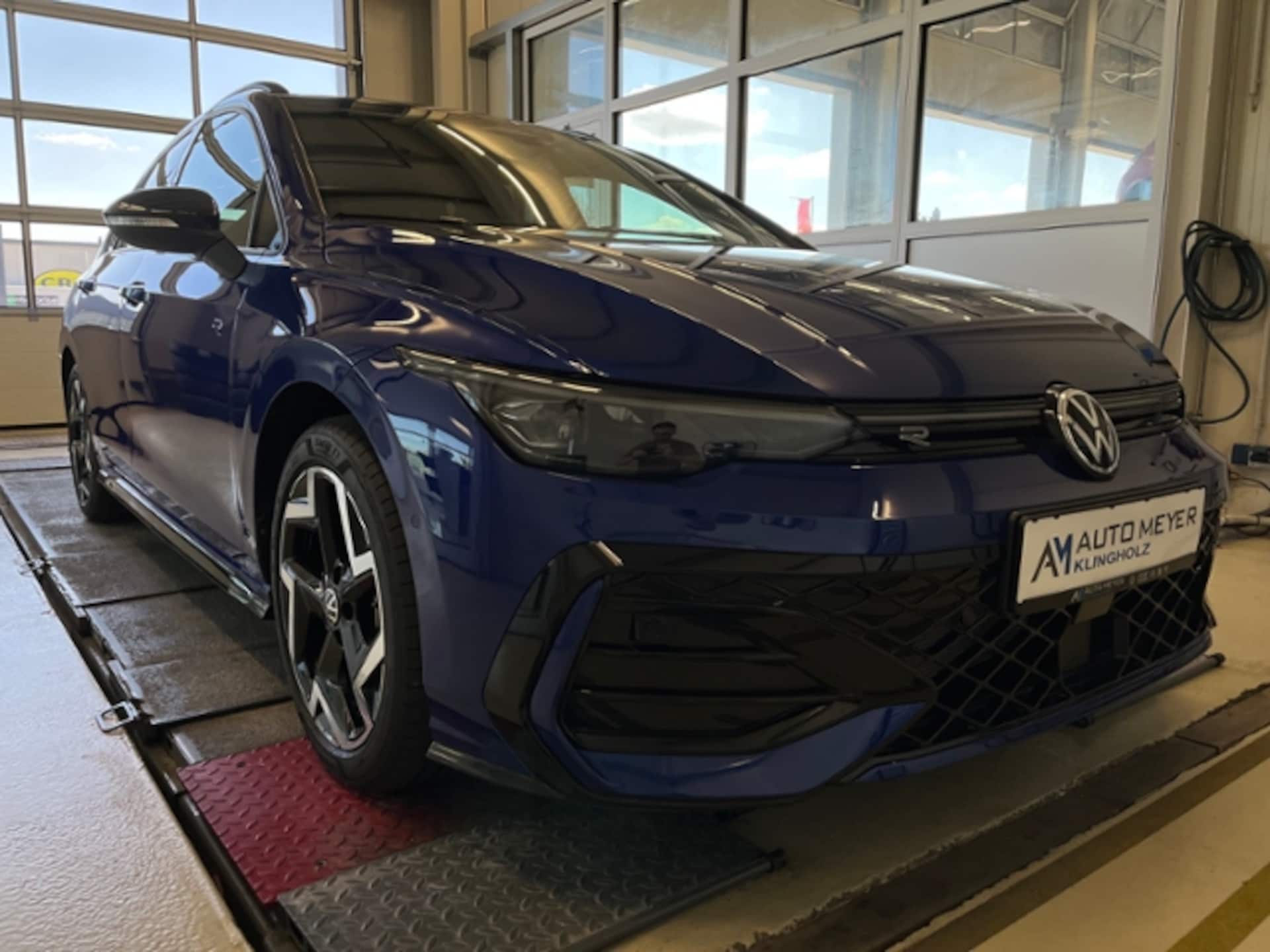 Volkswagen Golf Variant R-Line