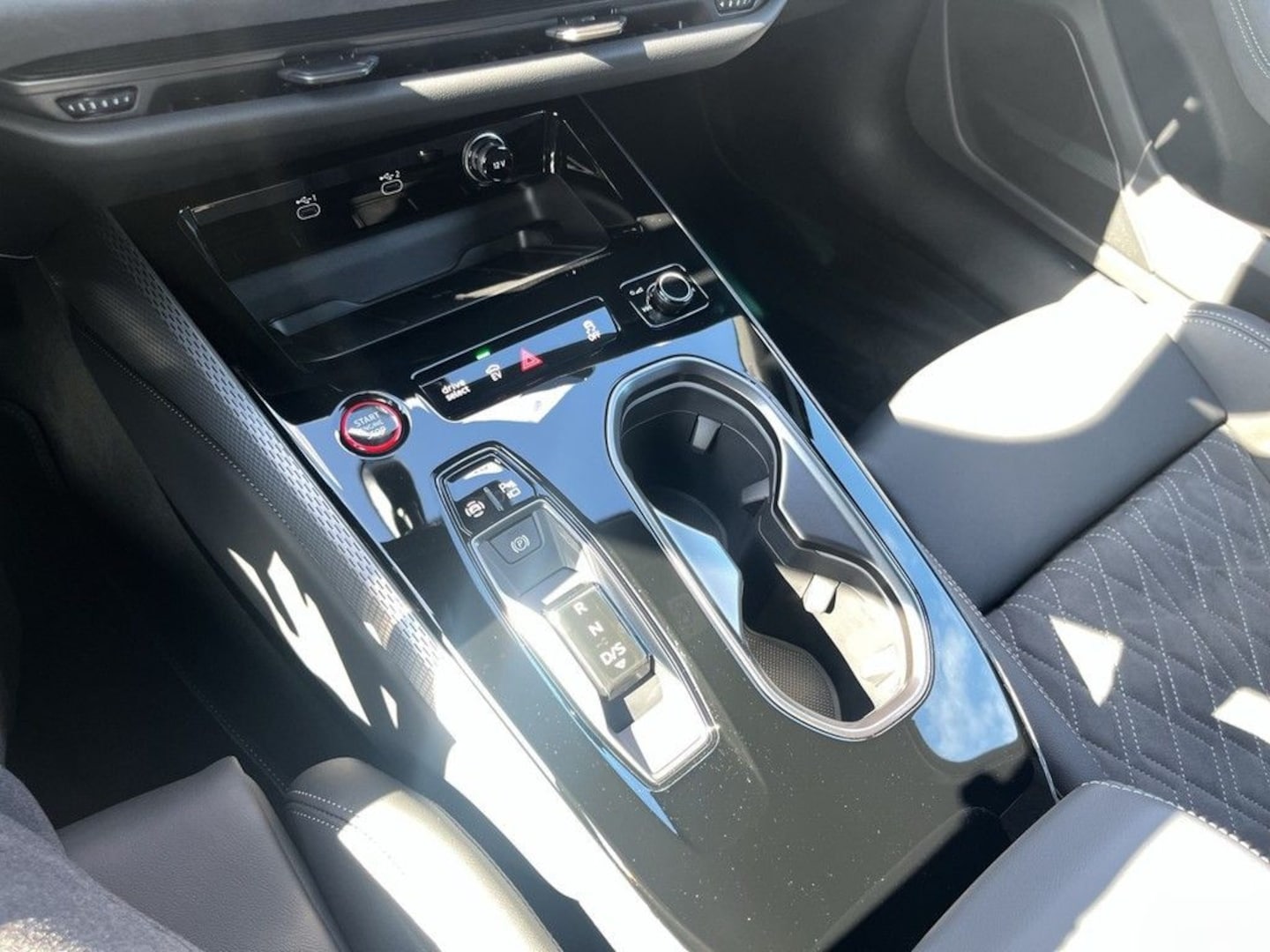 Bild über Audi A6 Avant e-hybrid e-hybrid quattro 270 kW S tronic - für weitere Informationen kontaktieren Sie den Audi Partner