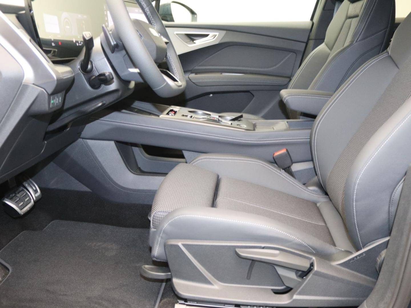 Bild über Audi Q4 Sportback e-tron e-tron quattro 220 kW - für weitere Informationen kontaktieren Sie den Audi Partner