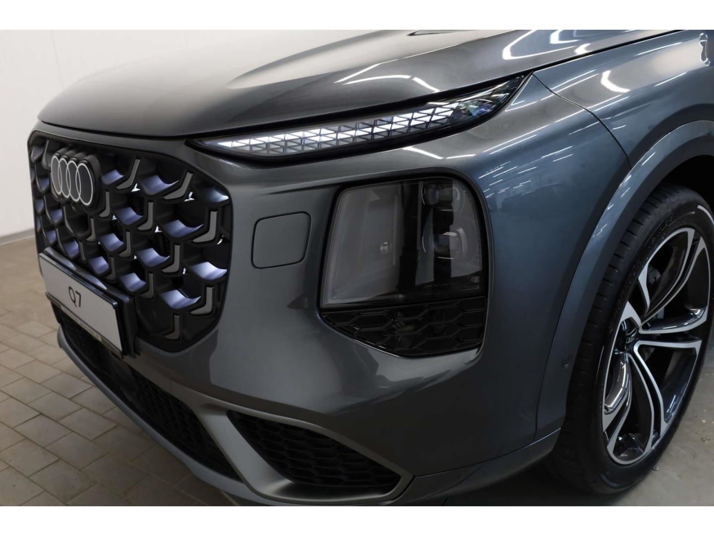 Bild über Audi Q7 SUV TDI quattro 220 kW tiptronic - für weitere Informationen kontaktieren Sie den Audi Partner