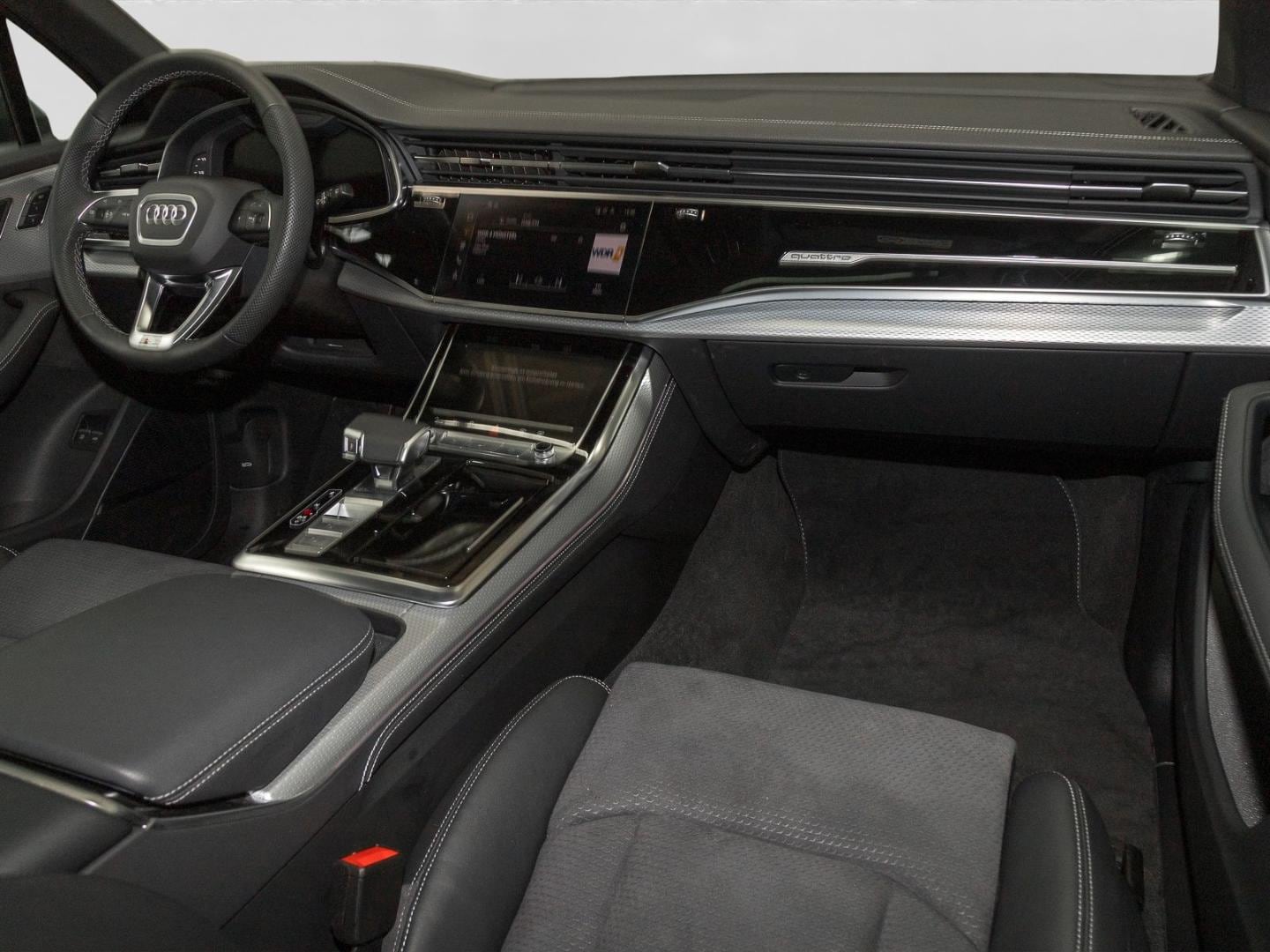 Image about Audi Q7 SUV TFSI e S line 55 TFSI e quattro tiptronic