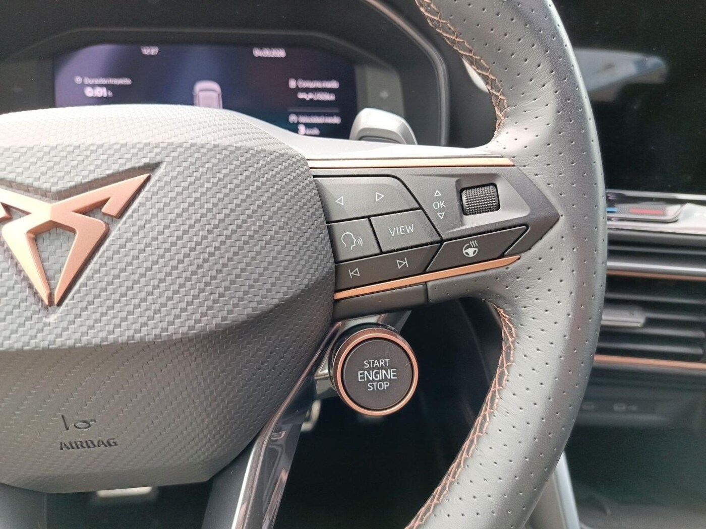 CUPRA Leon Sportstourer 1.5 eTSI DSG 110 kW (150 CV) — photo 11