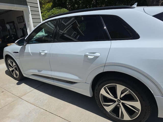 2024 Audi Q8 e-tron