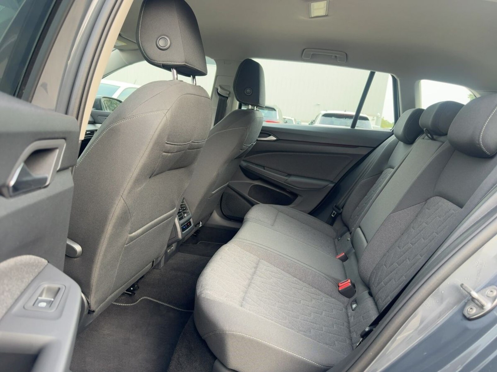 Volkswagen Golf Variant – Bild 8