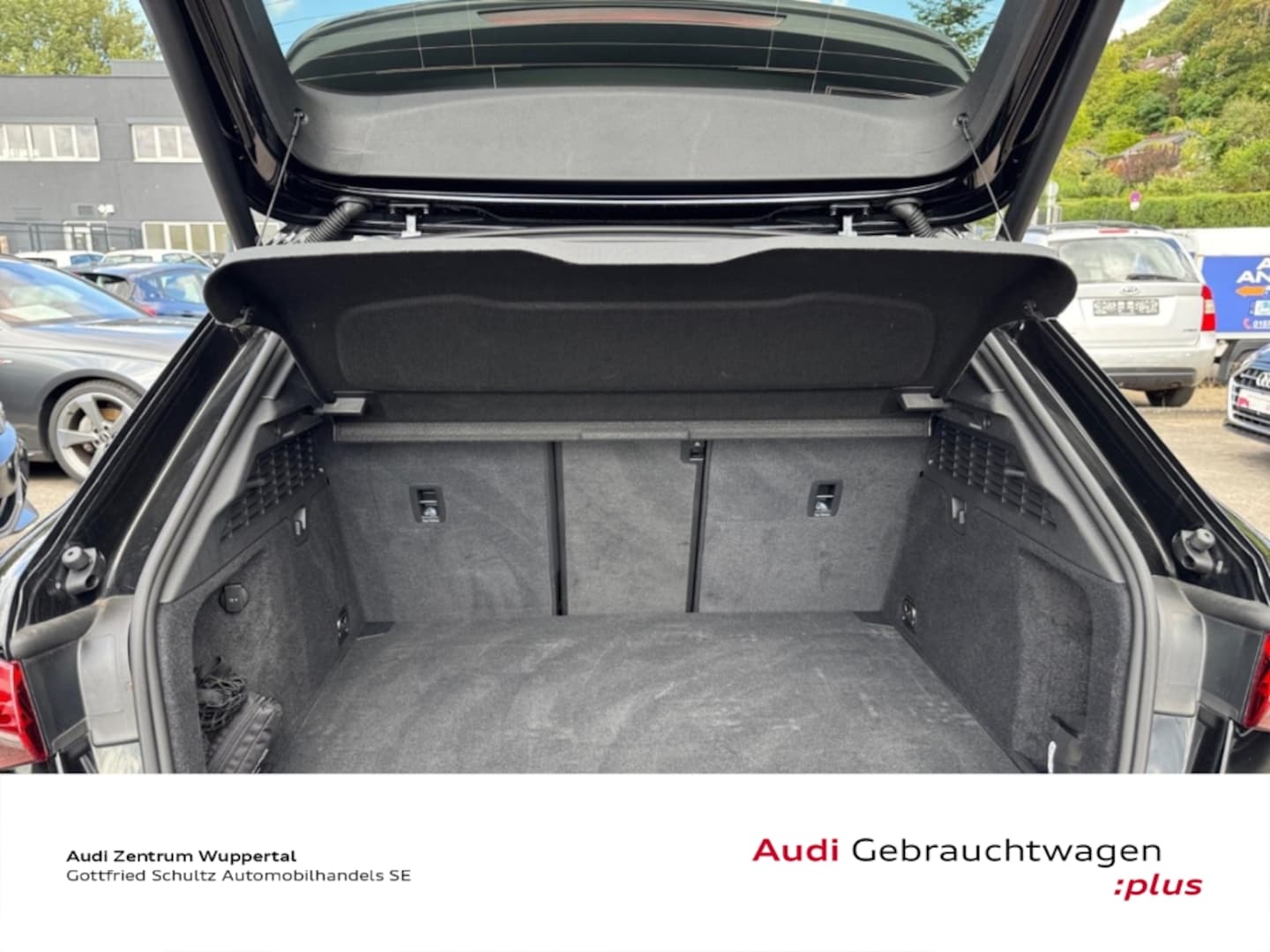 Bild über Audi S3 Sportback TFSI quattro S tronic - für weitere Informationen kontaktieren Sie den Audi Partner