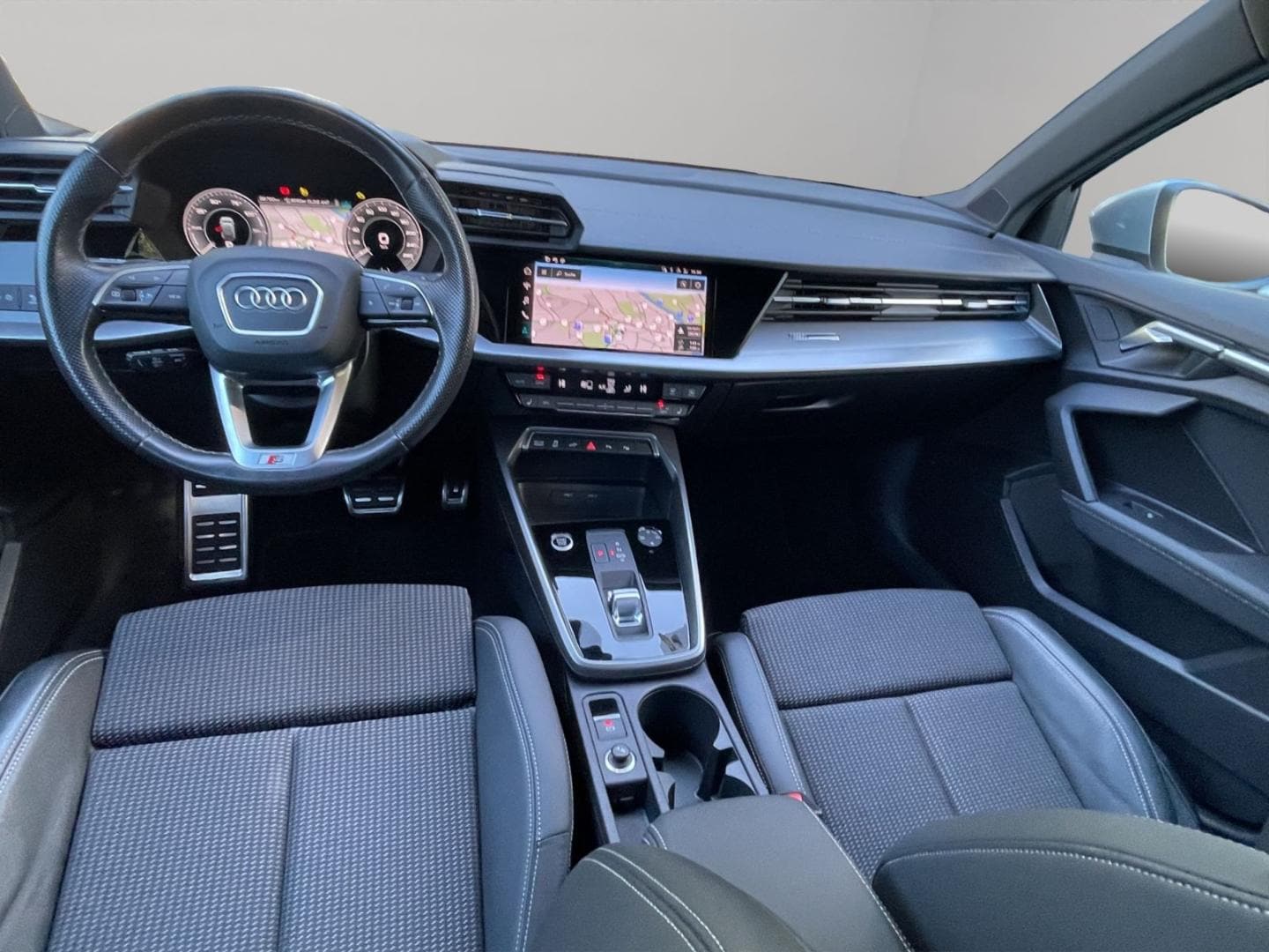 Bild über Audi A3 Sportback TFSI e 40 TFSI e S tronic - für weitere Informationen kontaktieren Sie den Audi Partner