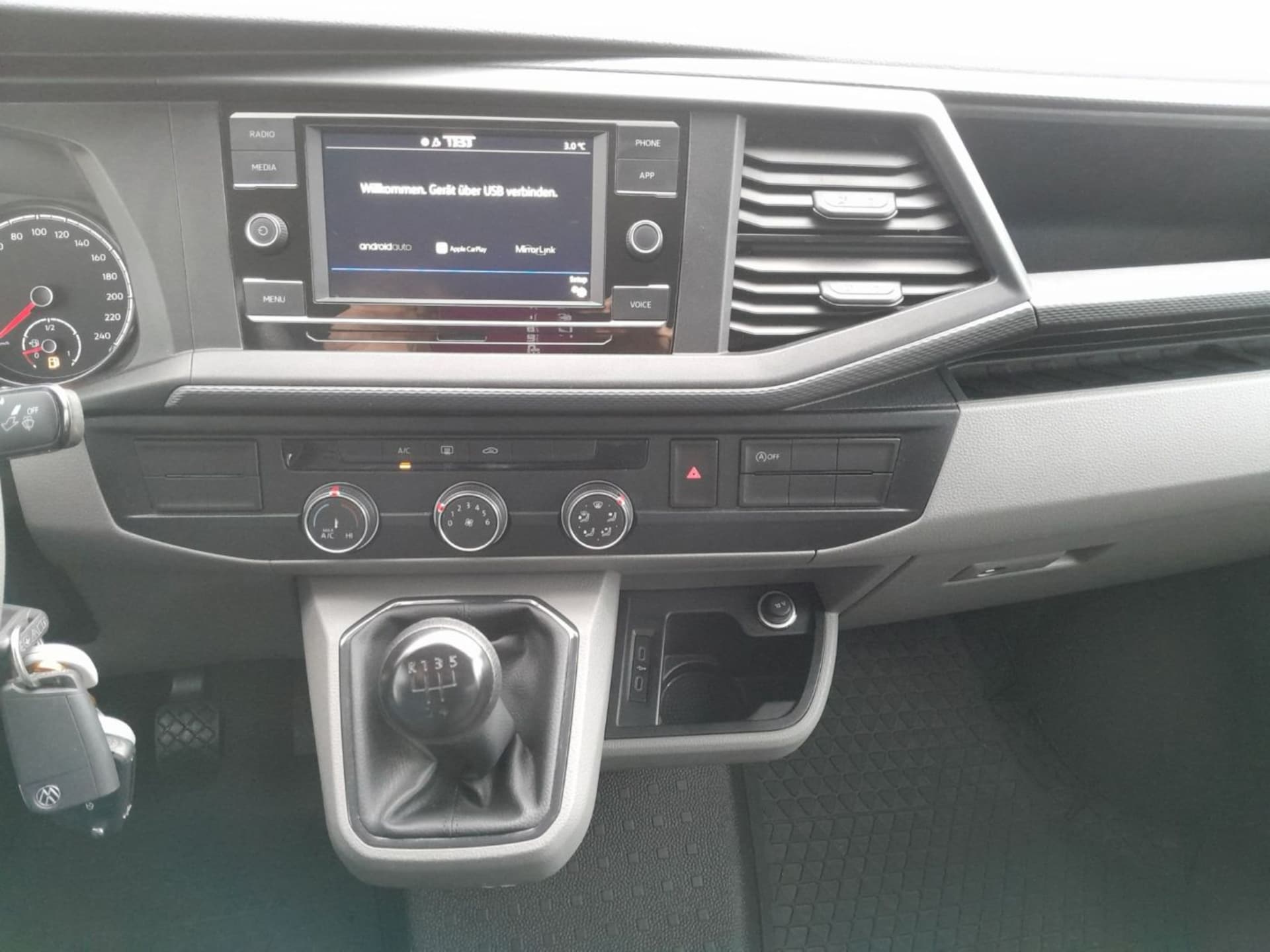 Volkswagen T6.1 Transporter Kombi kurzer Radstand