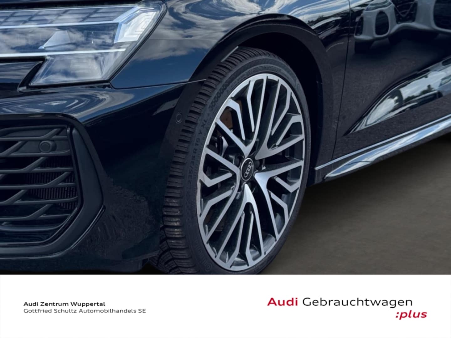 Bild über Audi S3 Sportback TFSI quattro S tronic - für weitere Informationen kontaktieren Sie den Audi Partner