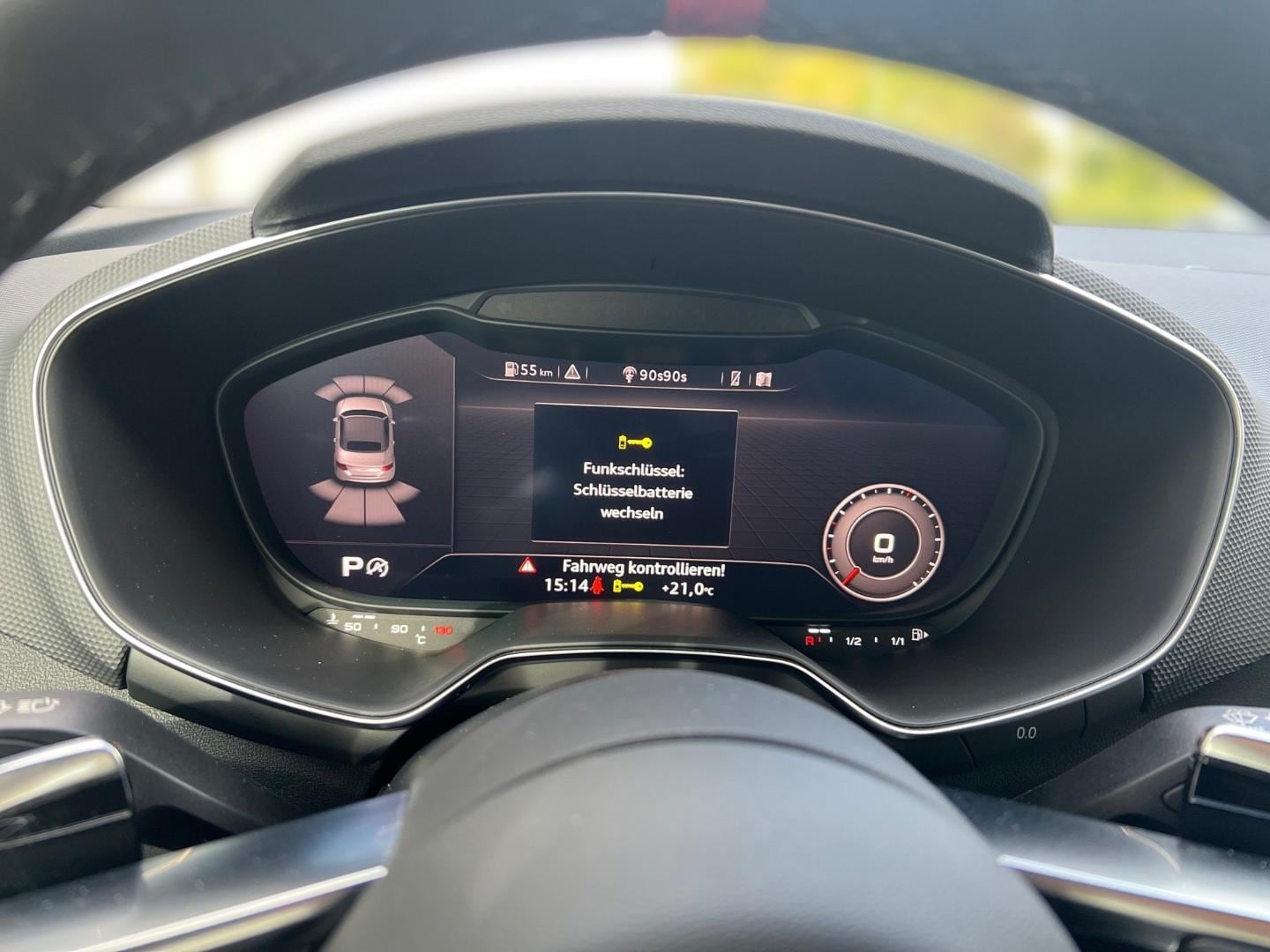 Bild über Audi TT RS Roadster TFSI quattro S tronic - für weitere Informationen kontaktieren Sie den Audi Partner