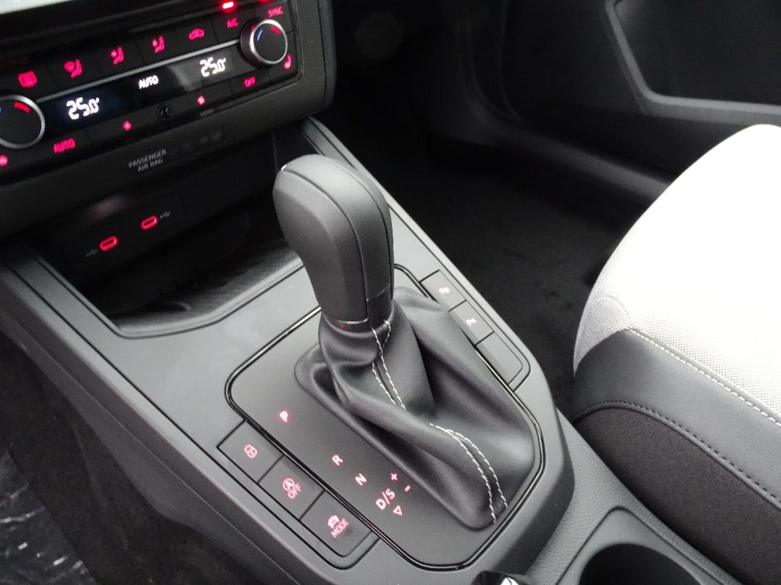 SEAT Arona – Bild 12