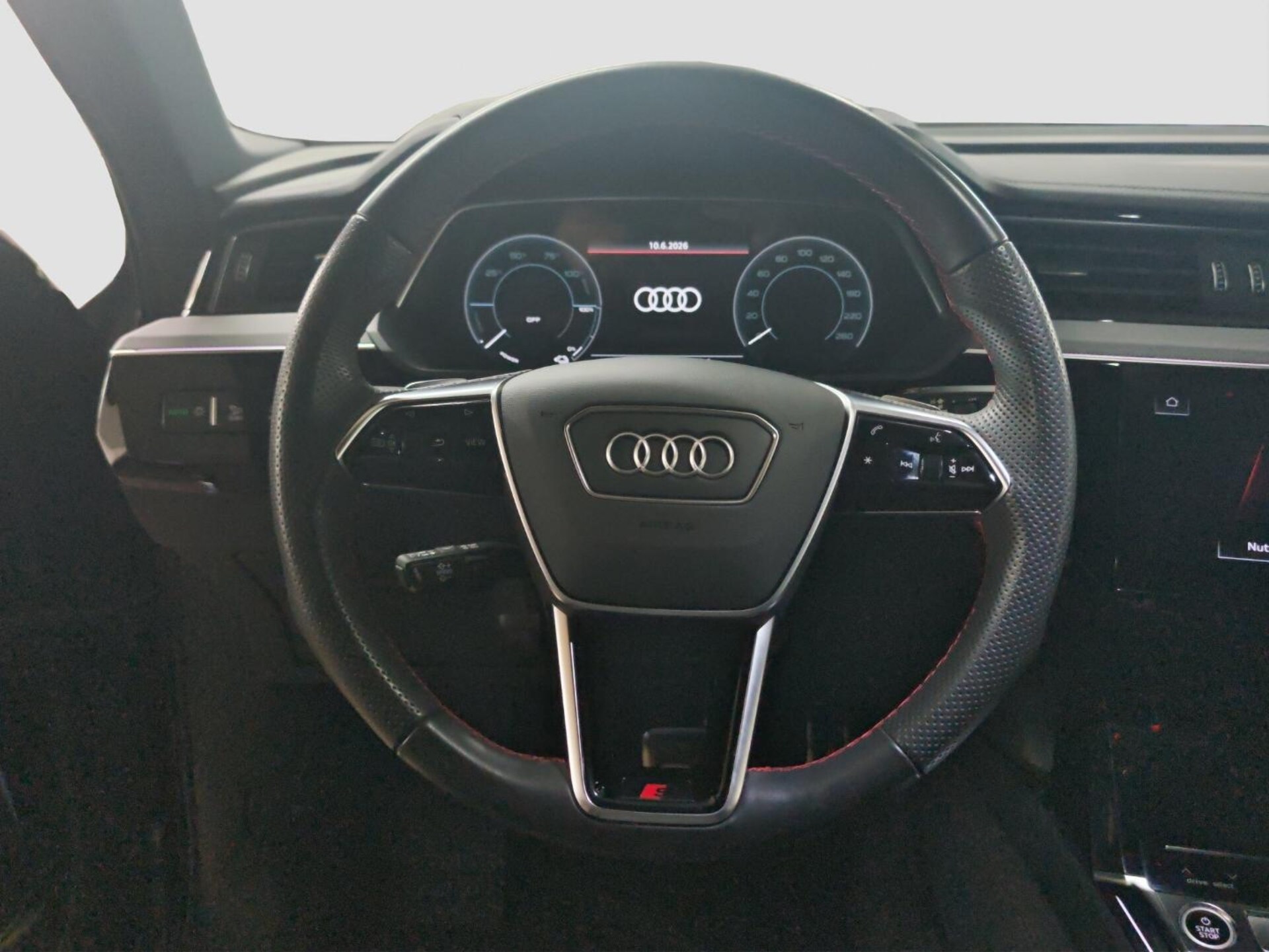 Audi Q8 Sportback e-tron S line