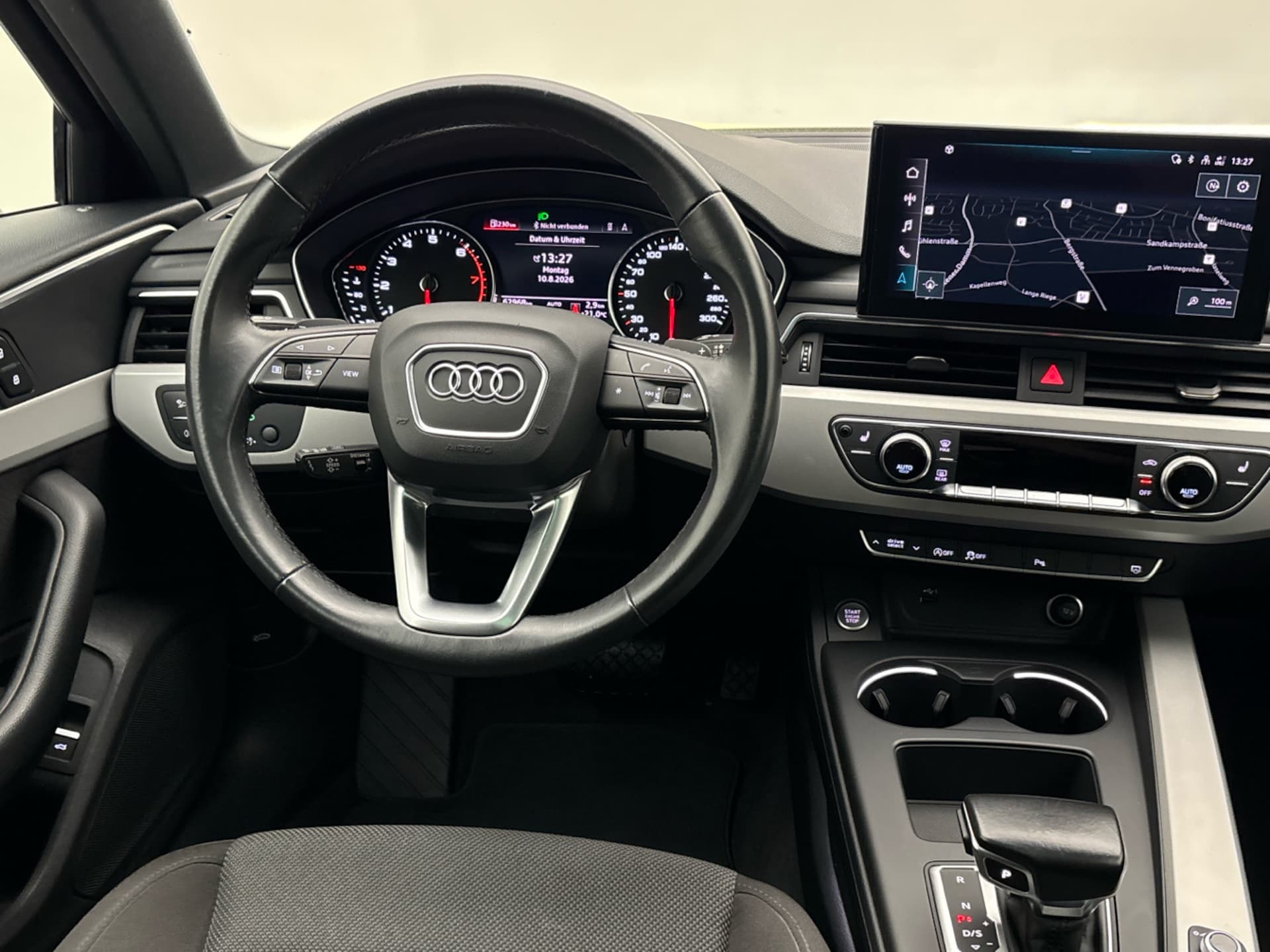 Audi A4 Avant S line